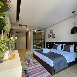 Retreat ألبانيا