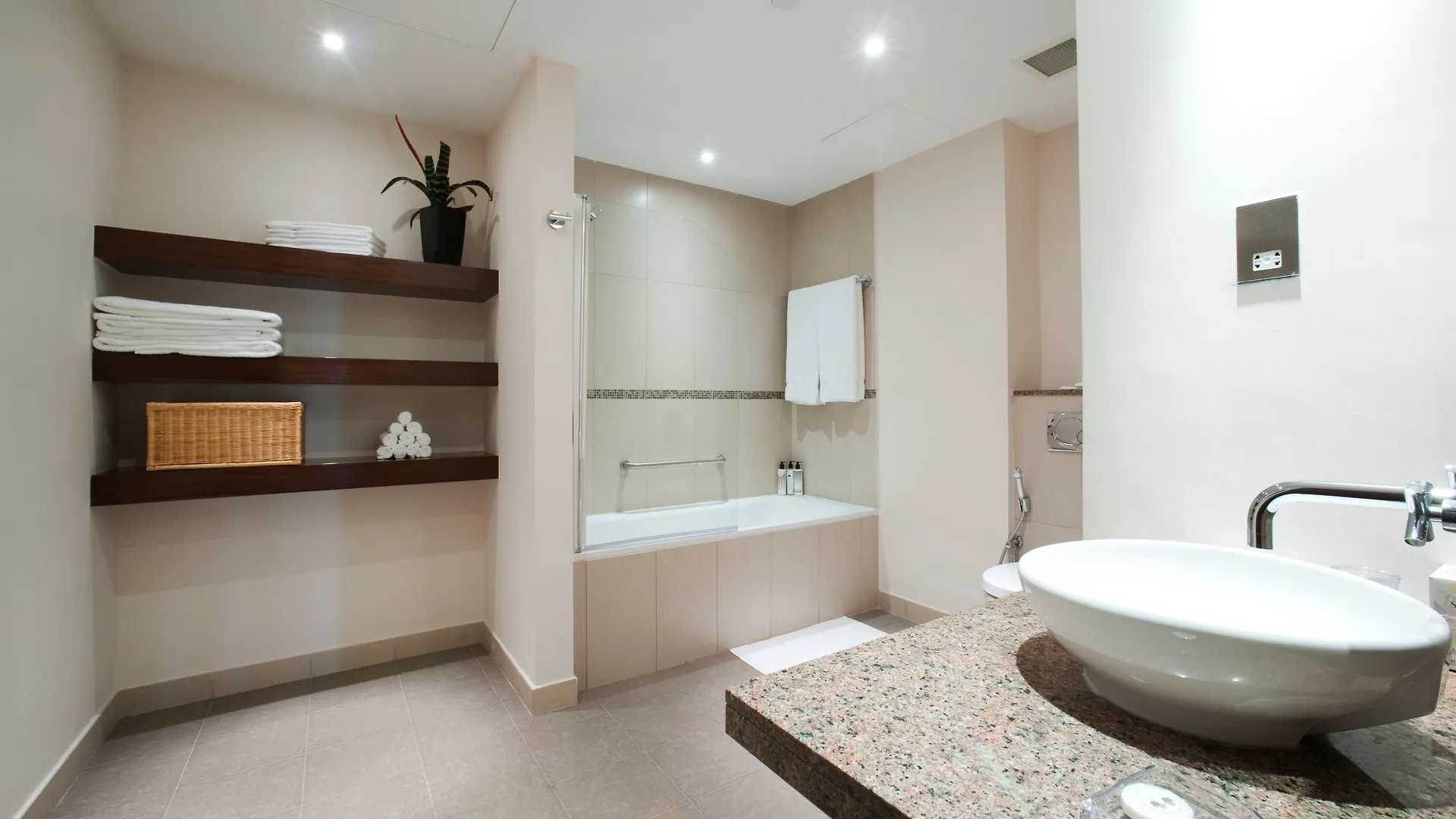 Staybridge Suites Yas Island Abu Dhabi By Ihg 4*,